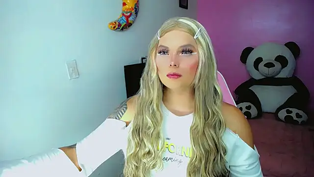 Snapshot of SweetKim21 chatting on November 11, 2:44 am SweetKim21 online show from November 11, 2:44 am