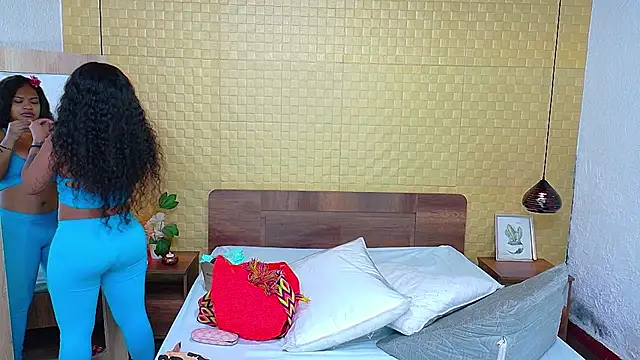 Squirter pussybomb online show from January 30, 3:44 am