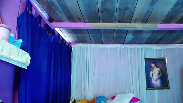 Snapshot of ZoeKuipers13 chatting on January 3, 7:50 pm ZoeKuipers13 online show from January 3, 7:50 pm