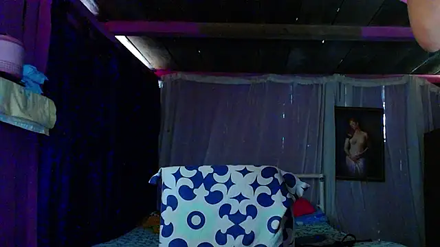 Snapshot of ZoeKuipers13 chatting on February 13, 9:06 pm ZoeKuipers13 online show from February 13, 9:06 pm