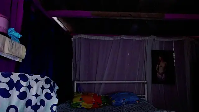 Snapshot of ZoeKuipers13 chatting on February 18, 9:09 pm ZoeKuipers13 online show from February 18, 9:09 pm