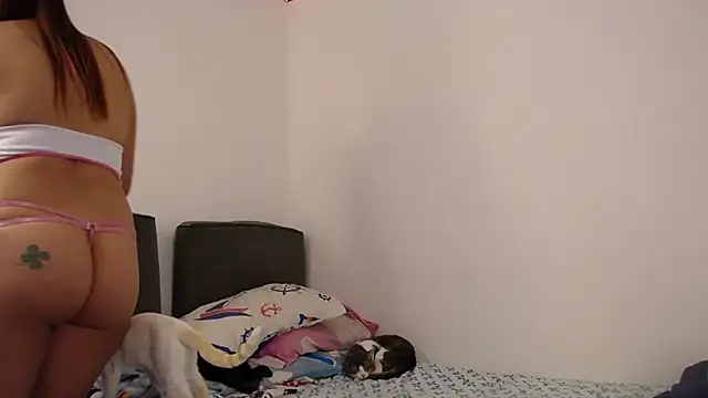 Snapshot of ZoeKuipers13 chatting on March 2, 10:05 pm ZoeKuipers13 online show from March 2, 10:05 pm