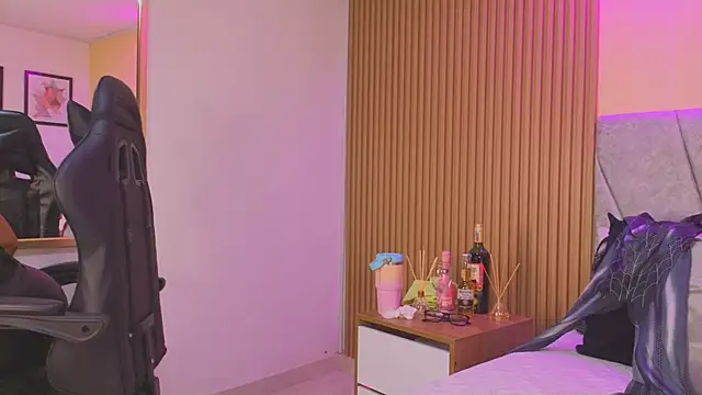 Snapshot of Dakota_diaz_ chatting on October 28, 8:11 pm Dakota diaz online show from October 28, 8:11 pm