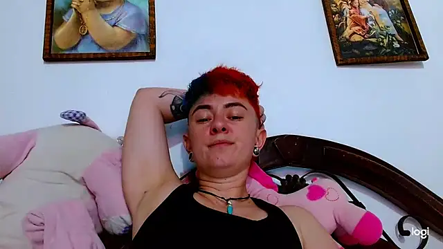 tomboyblue online show from January 29, 3:54 am