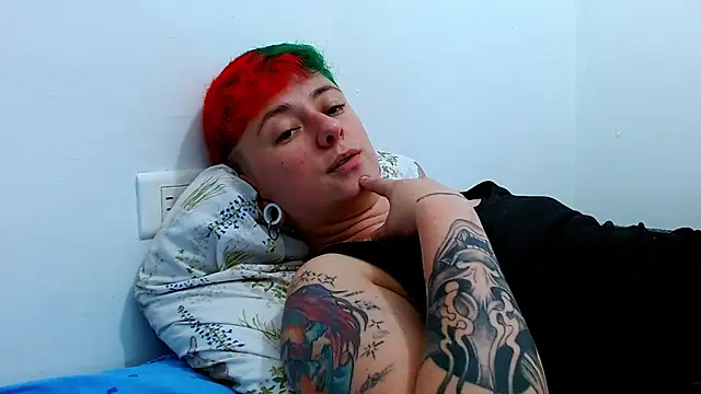 tomboyblue online show from January 9, 8:32 pm