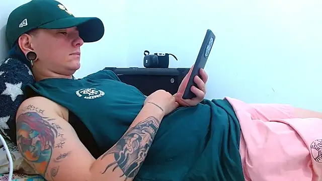 tomboyblue online show from March 31, 9:26 pm