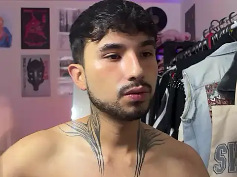 Snapshot of Hairylover_boy chatting on June 9, 7:47 pm Hairylover boy online show from June 9, 7:47 pm