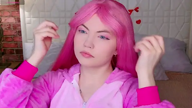 Lisa Adam online show from March 24, 6:02 pm