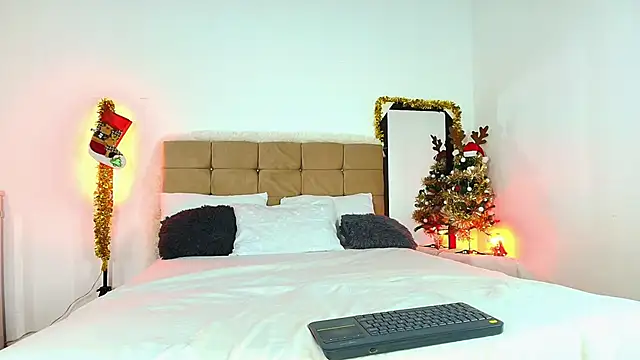 Snapshot of PaoL22 chatting on December 31, 7:10 am PaoL22 online show from December 31, 7:10 am