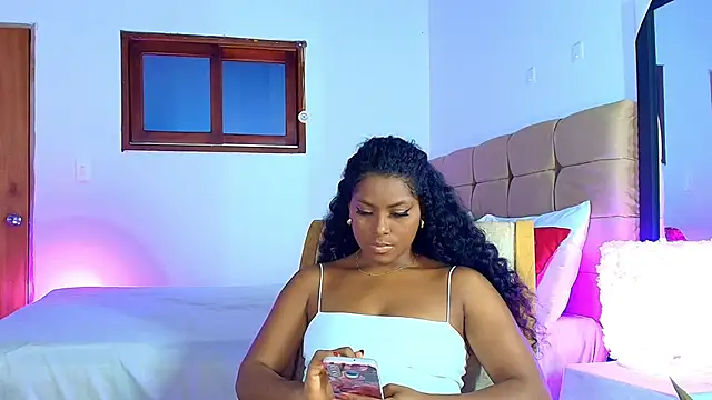 Snapshot of PaoL22 chatting on February 3, 3:53 am PaoL22 online show from February 3, 3:53 am