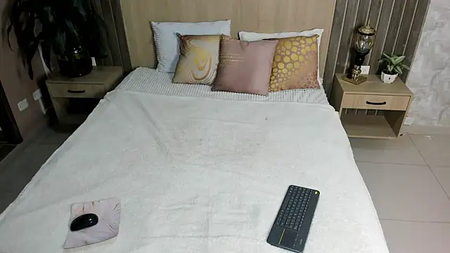 Snapshot of rebeca_cortez_ chatting on June 26, 1:59 pm rebeca cortez online show from June 26, 1:59 pm