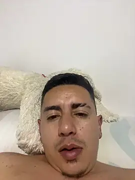 DanielGomez9 online show from December 17, 4:34 am