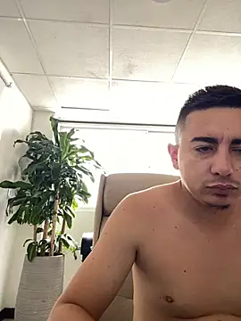 DanielGomez9 online show from January 3, 9:05 pm