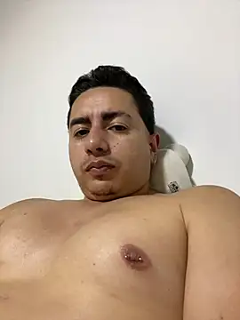 DanielGomez9 online show from March 11, 4:21 am