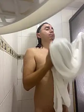 DanielGomez9 online show from April 12, 6:24 pm