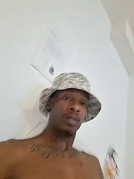 Snapshot of Puffgettingstuffed chatting on December 22, 9:28 am Puffgettingstuffed online show from December 22, 9:28 am