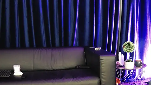 RosaCatalleya online show from March 23, 5:22 am