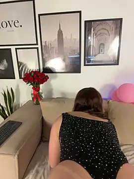 Snapshot of Eva_Gonzalez chatting on October 12, 12:20 am Eva Gonzalez online show from October 12, 12:20 am