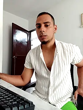 bonehur online show from April 13, 9:31 pm