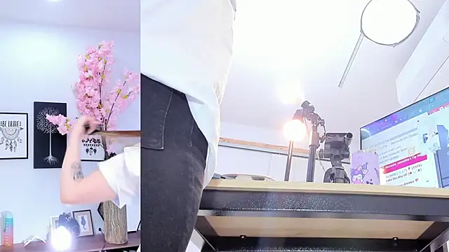 Snapshot of Siouxsie_cenobite chatting on December 4, 11:19 am Siouxsie cenobite online show from December 4, 11:19 am