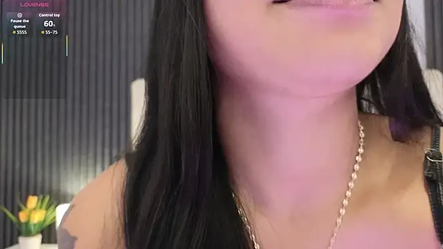 Madiee Rhea online show from April 11, 7:51 pm