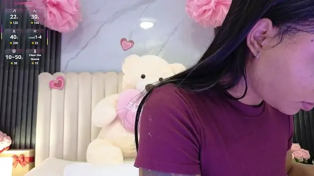 Snapshot of Madiee_Rhea chatting on April 24, 7:38 pm Madiee Rhea online show from April 24, 7:38 pm