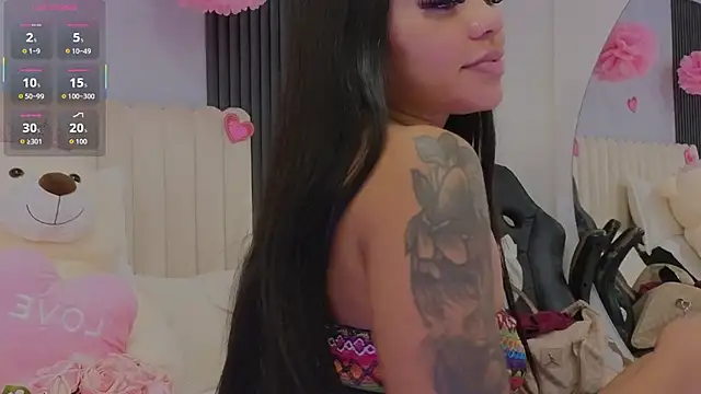 Snapshot of Madiee_Rhea chatting on April 25, 7:44 pm Madiee Rhea online show from April 25, 7:44 pm