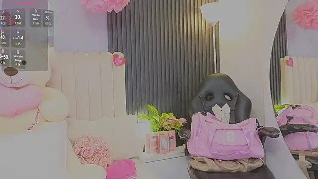 Snapshot of Madiee_Rhea chatting on May 1, 7:40 pm Madiee Rhea online show from May 1, 7:40 pm