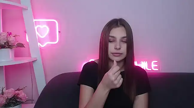 MilanaAngelAs online show from February 3, 5:40 am