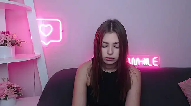 Snapshot of MilanaAngelAs chatting on February 21, 5:35 am MilanaAngelAs online show from February 21, 5:35 am