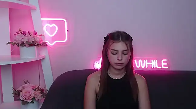 Snapshot of MilanaAngelAs chatting on February 21, 5:53 pm MilanaAngelAs online show from February 21, 5:53 pm