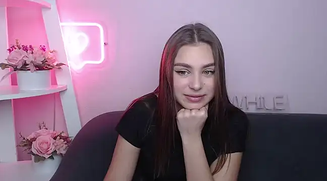 Snapshot of MilanaAngelAs chatting on March 2, 5:44 am MilanaAngelAs online show from March 2, 5:44 am