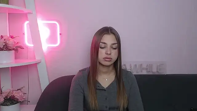 Snapshot of MilanaAngelAs chatting on November 25, 8:42 pm MilanaAngelAs online show from November 25, 8:42 pm