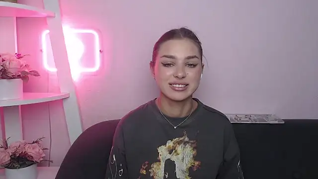 Snapshot of MilanaAngelAs chatting on November 30, 7:34 am MilanaAngelAs online show from November 30, 7:34 am