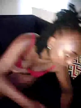 Snapshot of KikiLovesD chatting on January 9, 6:17 am KikiLovesD online show from January 9, 6:17 am