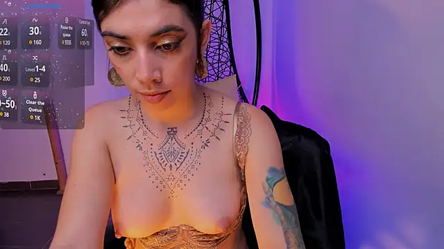Snapshot of Nina-monroe chatting on December 23, 11:28 pm Nina-monroe online show from December 23, 11:28 pm