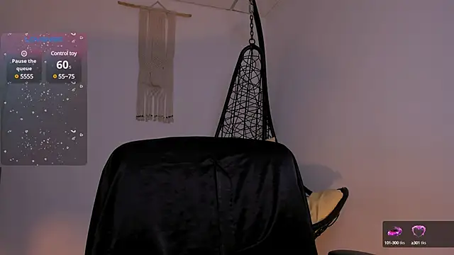 Snapshot of Nina-monroe chatting on January 10, 10:25 pm Nina-monroe online show from January 10, 10:25 pm