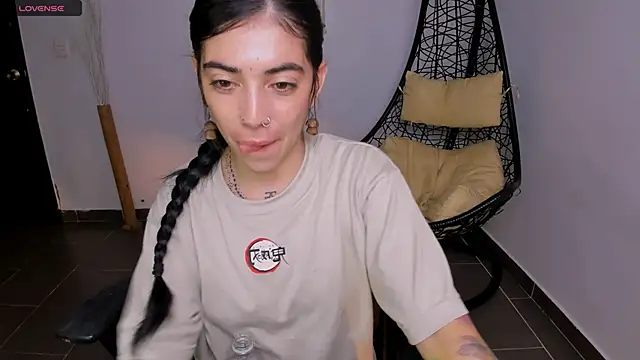 Snapshot of Nina-monroe chatting on March 15, 12:04 am Nina-monroe online show from March 15, 12:04 am