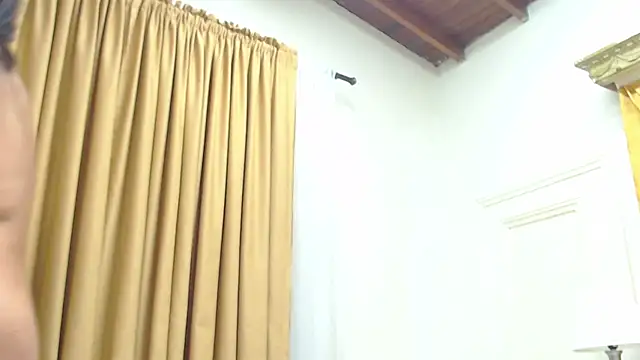 Snapshot of MiaCallie chatting on March 2, 7:56 pm MiaCallie online show from March 2, 7:56 pm