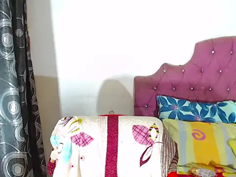 Snapshot of KandyHot_ chatting on February 19, 1:08 am KandyHot online show from February 19, 1:08 am