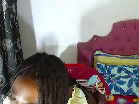 Snapshot of KandyHot_ chatting on February 26, 1:32 am KandyHot online show from February 26, 1:32 am