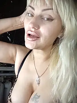 Snapshot of Freya_Milf chatting on October 10, 6:18 pm Freya Milf online show from October 10, 6:18 pm