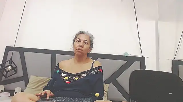 Snapshot of chanel_grant chatting on November 4, 9:03 pm chanel grant online show from November 4, 9:03 pm