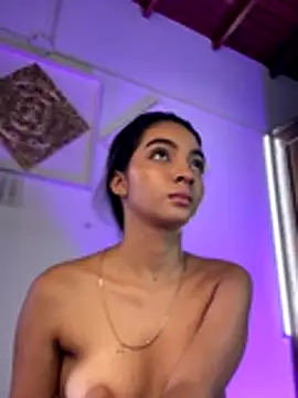 AdelineEvanss online show from December 5, 7:27 am