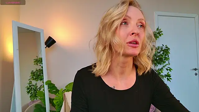 sexuallycorrecte online show from March 8, 1:15 pm