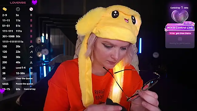 Snapshot of CoolTatis chatting on January 15, 9:20 pm CoolTatis online show from January 15, 9:20 pm