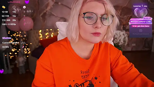 Snapshot of CoolTatis chatting on January 21, 9:15 pm CoolTatis online show from January 21, 9:15 pm