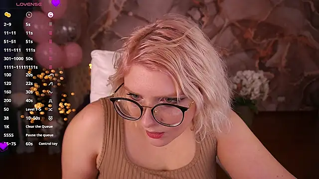 Snapshot of CoolTatis chatting on January 23, 7:00 am CoolTatis online show from January 23, 7:00 am