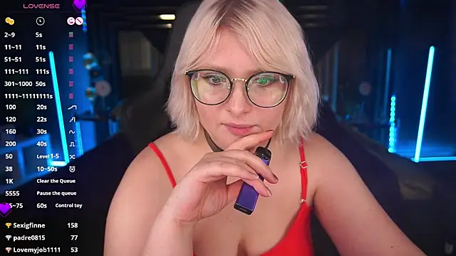 Snapshot of CoolTatis chatting on February 8, 10:18 am CoolTatis online show from February 8, 10:18 am