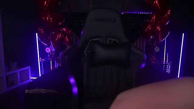 Snapshot of CoolTatis chatting on February 12, 9:33 pm CoolTatis online show from February 12, 9:33 pm